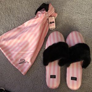 Slippers brand new with tags Victoria secret!